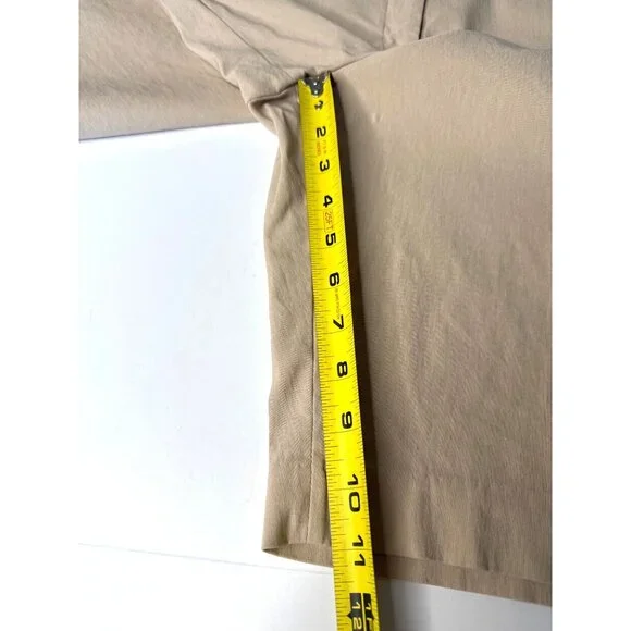 NWT Sport Haley Womens Beige Golf Shorts W/Stretchy Rayon Blend Size 18 - Picture 8 of 9